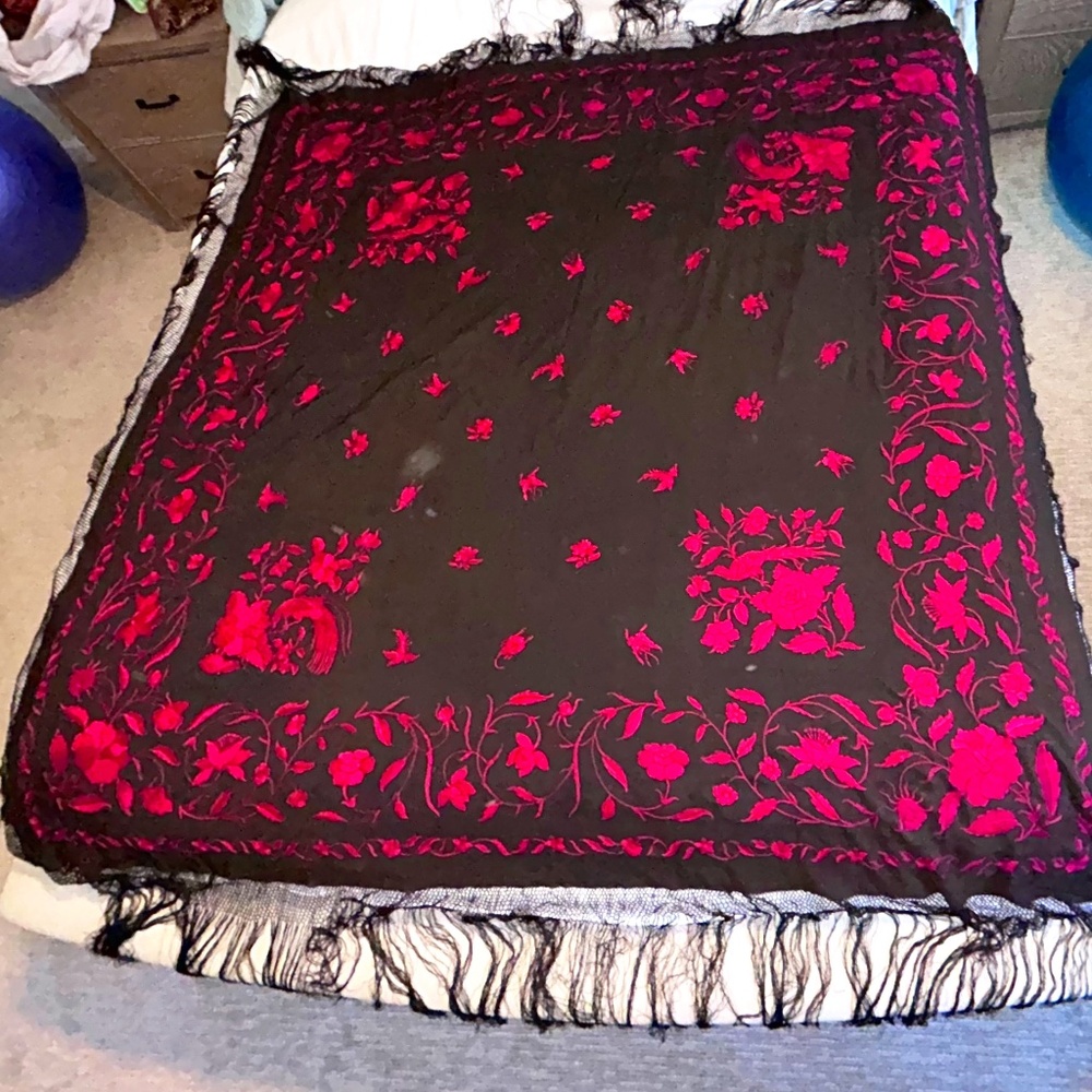 Vintage Piano Shawl